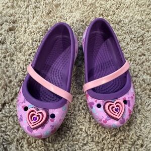 Crocs Purple Heart Kids Shoes size 8